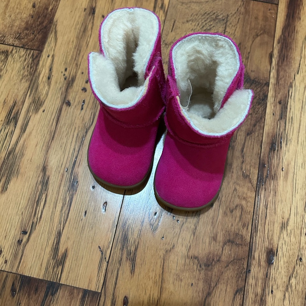 UGG baby Pink Fleece-Lined Boots